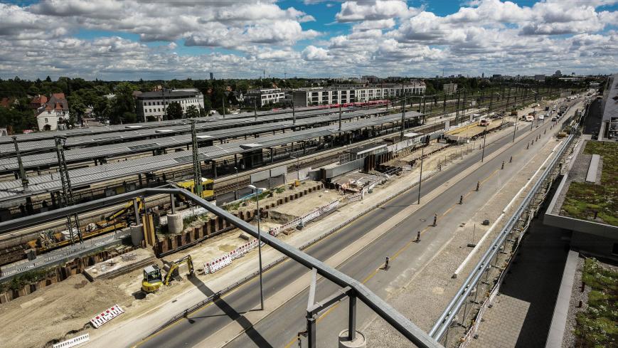 Webcam-Aufnahme zu den U5-Bauarbeiten am Bahnhof Pasing, Juli 2025; Quelle Baureferat Webcam-Aufnahme zu den U5-Bauarbeiten am Bahnhof Pasing, Juli 2025; Quelle Baureferat