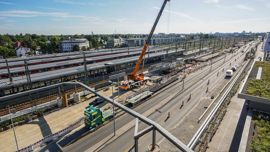 Webcam-Aufnahme zu den U5-Bauarbeiten am Bahnhof Pasing, August 2025; Quelle Baureferat