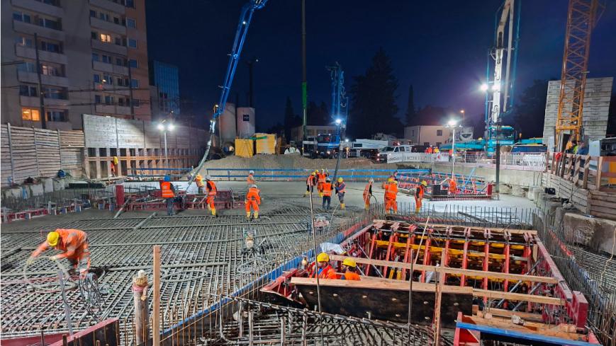 Betonarbeiten für den U-Bahn-Deckel Am Knie; Teaserbild, Dezember 2025; Quelle: Baureferat