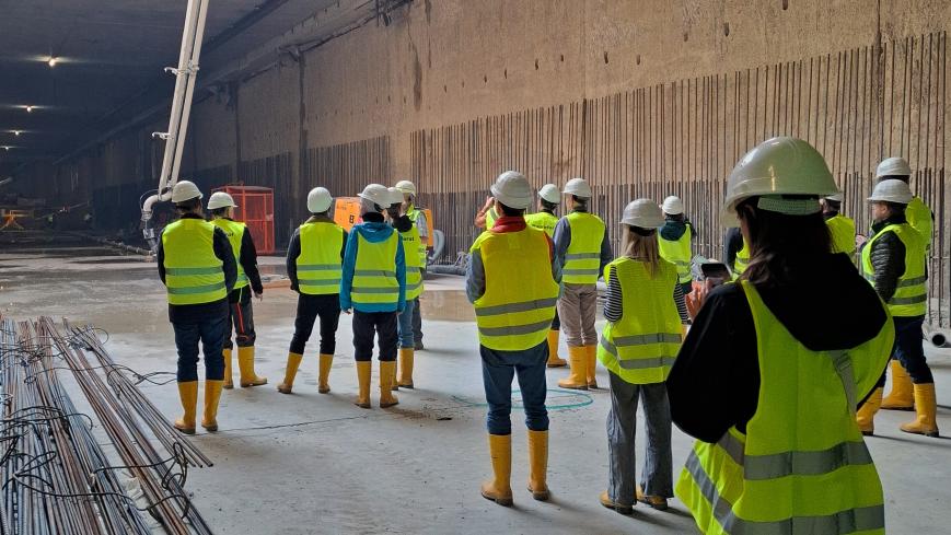 Besuchergruppe bei einer U5 Baustellenführung unter der Gothardstraße im Bereich des Tunnels; Quelle Baureferat